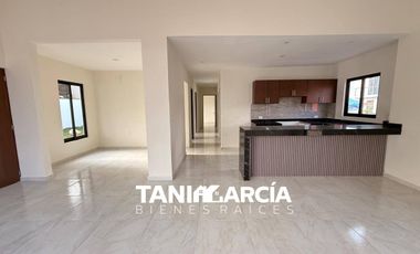 Vendo Preventa de Casa de 1 planta, lista en 1 semana, esquina, Fraccionamiento Privado, Córdoba.