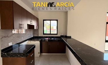Vendo Preventa de Casa de 1 planta, lista en 1 semana, esquina, Fraccionamiento Privado, Córdoba.