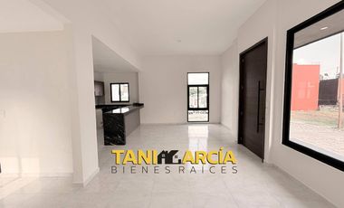 Vendo Preventa de Casa de 1 planta, lista en 1 semana, esquina, Fraccionamiento Privado, Córdoba.