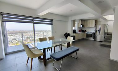RENTA PENTHOUSE AMUEBLADO CON CUARTO DE SERVICIO EN NATUUR TOWERS, EL REFUGIO, QUERÉTARO
