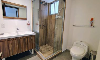 RENTA PENTHOUSE AMUEBLADO CON CUARTO DE SERVICIO EN NATUUR TOWERS, EL REFUGIO, QUERÉTARO