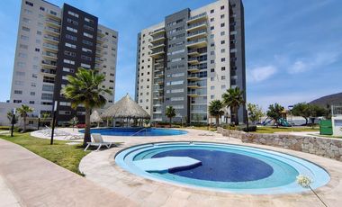 RENTA PENTHOUSE AMUEBLADO CON CUARTO DE SERVICIO EN NATUUR TOWERS, EL REFUGIO, QUERÉTARO