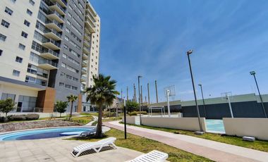 RENTA PENTHOUSE AMUEBLADO CON CUARTO DE SERVICIO EN NATUUR TOWERS, EL REFUGIO, QUERÉTARO