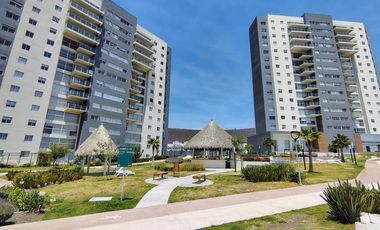 RENTA PENTHOUSE AMUEBLADO CON CUARTO DE SERVICIO EN NATUUR TOWERS, EL REFUGIO, QUERÉTARO