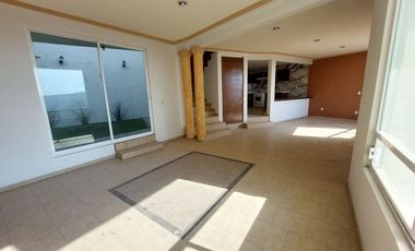 Casa en venta atras del fraccionamiento 𝐋𝐨𝐦𝐚𝐬 𝐝𝐞 𝐥𝐚𝐬 𝐀𝐦𝐞𝐫𝐢𝐜𝐚𝐬, 𝐌𝐨𝐫𝐞𝐥𝐢𝐚.