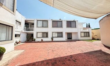 RENTA DEPTO CON ALBERCA LOMAS DE JUTEPEC