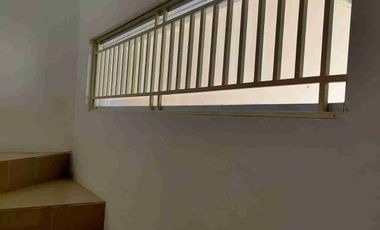 SEWA MURAH 
RUMAH 2 LANTAI
Regency One Pogot surabaya timur