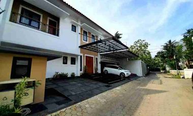 dijual Rumah Mewah 3 Lt cantik Asri, kolam renang private, Bebas Banjir di Komplek Exclusive Jl. Kemang Selatan, Kemang, Jakarta Selatan