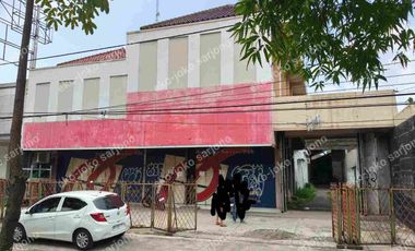 Ruko dan gudang pinggir jl raya Slamet Riyadi Surakarta