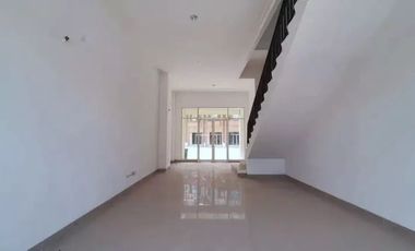 Ruko La Riviera PIK2 uk 4,5x12 Hadap Danau, 2 Muka Ready