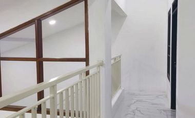 DIJUAL RUMAH PONDOK CANDRA HIGH CEILING JARANG ADA, DEKAT CLUSTER TERBARU REDWOOD