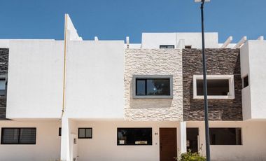 SE VENDE CASA 4 RECAMARAS PARQUE REAL CUAUTLANCINGO