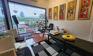 dijual 3 ruang usaha di satu tempat lokasi sangat strategis