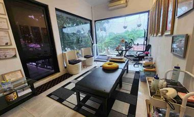 dijual 3 ruang usaha di satu tempat lokasi sangat strategis