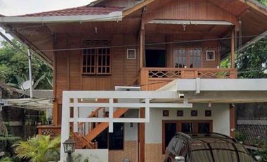 Dijual Rumah Cantik Etnik  2 Lt Halaman Luas Dekat Jogja Bay