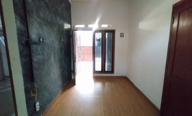 RUMAH DISEWAKAN TAHUNAN DALAM CLUSTER DI TANAH BARU DEPOK, DEKAT TOL KUKUSAN & STASIUN DEPOK BARU