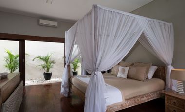 Freehold - Exquisite Tropical Retreat 2-Bedroom Villa in Prime Canggu Location