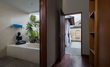 Freehold - Exquisite Tropical Retreat 2-Bedroom Villa in Prime Canggu Location