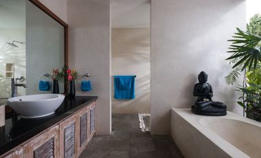 Freehold - Exquisite Tropical Retreat 2-Bedroom Villa in Prime Canggu Location
