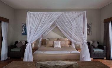 Freehold - Exquisite Tropical Retreat 2-Bedroom Villa in Prime Canggu Location