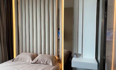 Beautiful View, Great Value! Condo For Sale  The ESSE Sukhumvit 36 — A luxury condominium located right on Sukhumvit Road, next to BTS Thonglor!