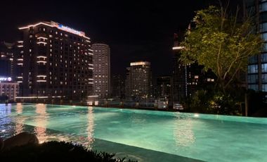 Beautiful View, Great Value! Condo For Sale  The ESSE Sukhumvit 36 — A luxury condominium located right on Sukhumvit Road, next to BTS Thonglor!