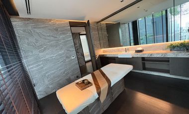 Beautiful View, Great Value! Condo For Sale  The ESSE Sukhumvit 36 — A luxury condominium located right on Sukhumvit Road, next to BTS Thonglor!