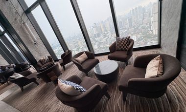 Beautiful View, Great Value! Condo For Sale  The ESSE Sukhumvit 36 — A luxury condominium located right on Sukhumvit Road, next to BTS Thonglor!