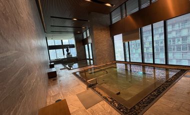 Beautiful View, Great Value! Condo For Sale  The ESSE Sukhumvit 36 — A luxury condominium located right on Sukhumvit Road, next to BTS Thonglor!