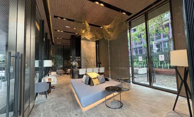 Beautiful View, Great Value! Condo For Sale  The ESSE Sukhumvit 36 — A luxury condominium located right on Sukhumvit Road, next to BTS Thonglor!