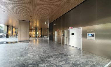 Beautiful View, Great Value! Condo For Sale  The ESSE Sukhumvit 36 — A luxury condominium located right on Sukhumvit Road, next to BTS Thonglor!