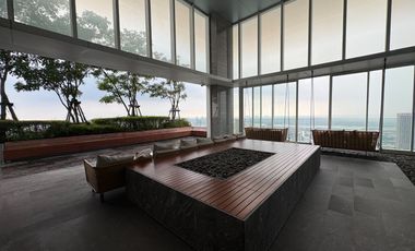 Beautiful View, Great Value! Condo For Sale  The ESSE Sukhumvit 36 — A luxury condominium located right on Sukhumvit Road, next to BTS Thonglor!