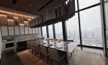 Beautiful View, Great Value! Condo For Sale  The ESSE Sukhumvit 36 — A luxury condominium located right on Sukhumvit Road, next to BTS Thonglor!