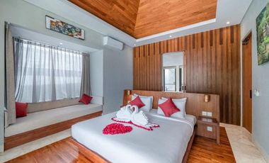 Freehold - A True Bali Bali Escape: Beachfront Villa with Rooftop Lounge & Tropical Charm, Tanjung Benoa, Nusa Dua, Bali
