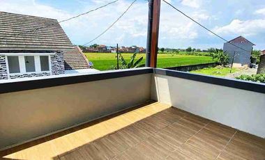 rumah mewah di perumahan cluster Solo baru area