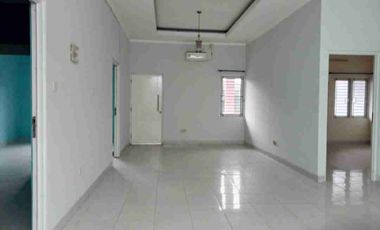 Disewa rumah carport 3 mobil Duren sawit Jakarta timur