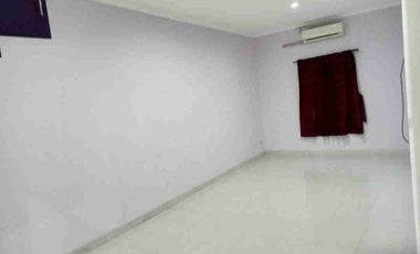 Disewa rumah carport 3 mobil Duren sawit Jakarta timur
