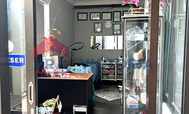 DIJUAL Rumah Bagus Siap Huni 3 Lantai Lokasi Strategi Semampir Kota Kediri Dekat Pusat Kota Kediri, Staisiun