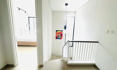 Rumah baru siap huni fully furnished di Bintaro Discovery Aluvia sektor 9 Bintaro