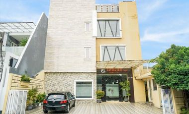 PRICE REDUCED – QUICK SALE – Luxury Guest House & Kost Near Masjid Agung, FULL Occupancy