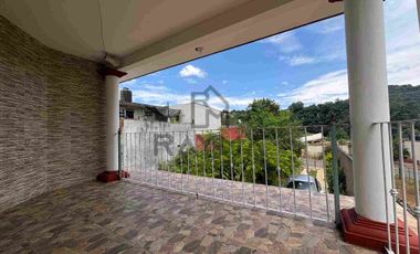 en venta casa amplia con recámara en planta baja