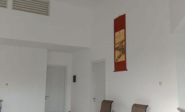 Rumah 2,5 lantai 6+2 kamar full furnish di Taman Telaga Golf