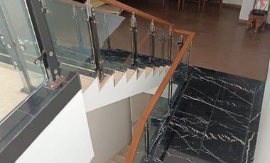 Rumah 2,5 lantai 6+2 kamar full furnish di Taman Telaga Golf