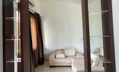 Rumah 2 lantai 4+1 kamar full furnish di Taman Telaga Golf