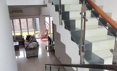 Rumah 2 lantai 4+1 kamar full furnish di Taman Telaga Golf