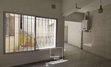 VENTA | Casa Interna Única con Patio y Terraza