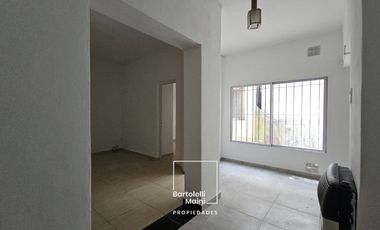 VENTA | Casa Interna Única con Patio y Terraza