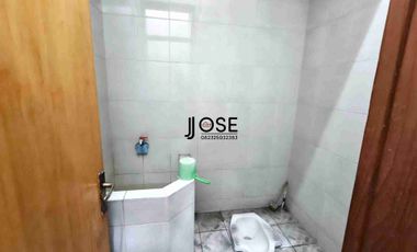 Rumah Mewah 2 lf Lux di Pinggir Jalan Raya di Baturan Colomadu dekat Pintu Tol Solo