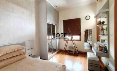 Rumah Mewah 2 lf Lux di Pinggir Jalan Raya di Baturan Colomadu dekat Pintu Tol Solo