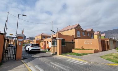 CASA EN VENTA – Condominio Sendero del Sol, Antofagasta